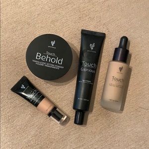 Younique Flawless Face Set